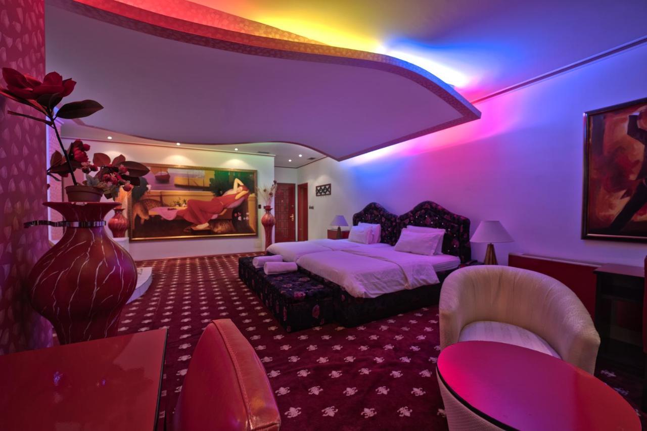 Hotel Rosa Blu Тирана Екстериор снимка