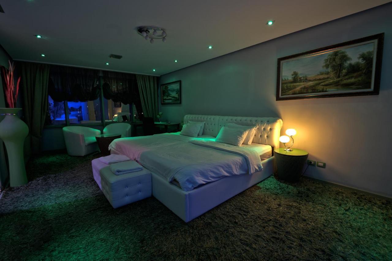 Hotel Rosa Blu Тирана Екстериор снимка
