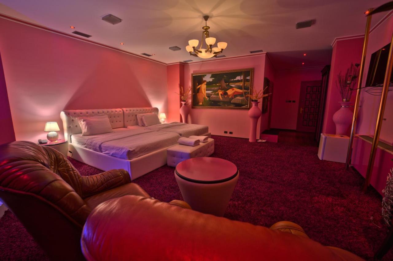 Hotel Rosa Blu Тирана Екстериор снимка